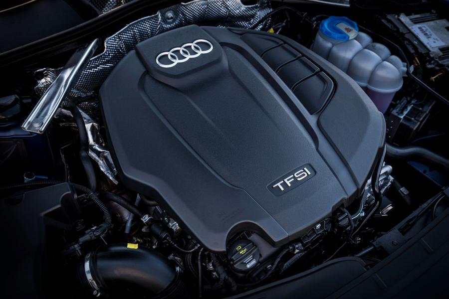 Моторный отсек Audi A4 2.0 TFSI (B9) 2016 года  (AU) (фото 10 из 14)